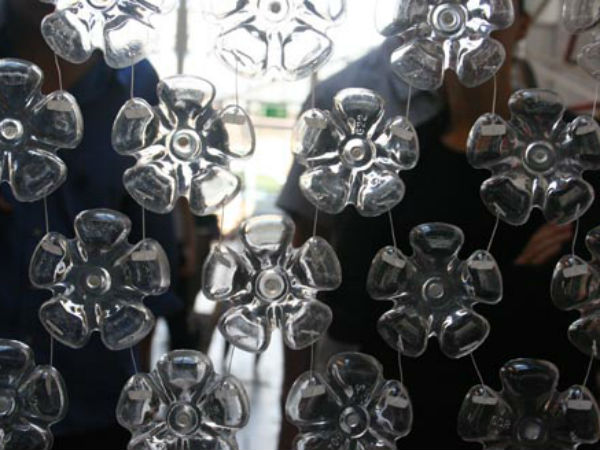 பிளாஸ்டிக் பாட்டில் திரைச்சீலைகள்