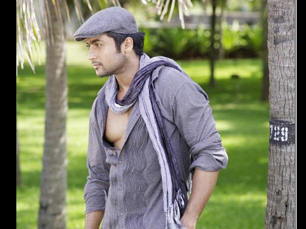 நடிகர் சூர்யாவின் சில சிறப்பான மற்றும் வித்தியாசமான லுக்ஸ்...