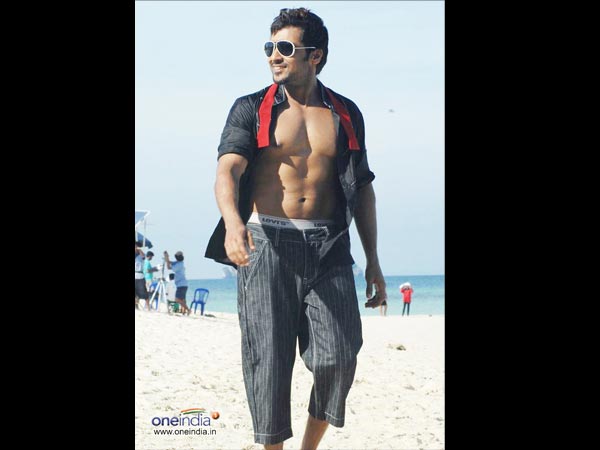 நடிகர் சூர்யாவின் சில சிறப்பான மற்றும் வித்தியாசமான லுக்ஸ்...