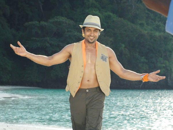 நடிகர் சூர்யாவின் சில சிறப்பான மற்றும் வித்தியாசமான லுக்ஸ்...