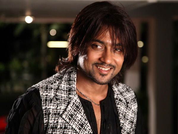 நடிகர் சூர்யாவின் சில சிறப்பான மற்றும் வித்தியாசமான லுக்ஸ்...