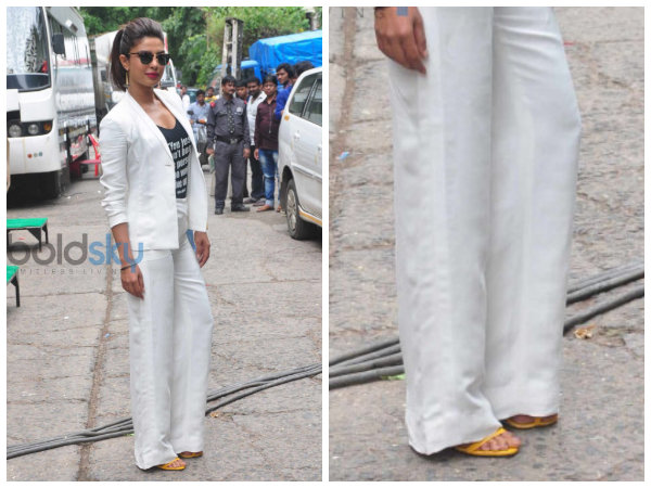 தங்க நிற ஷூ