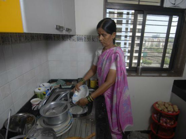 நம்மூர் வீட்டு வேலைக்காரர்கள் 