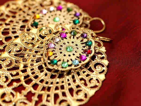 பணம் மற்றும் பிற விலை உயர்ந்த பொருட்கள்