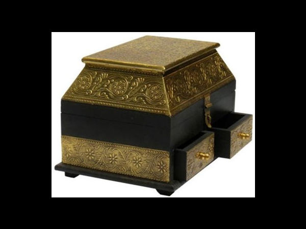 வெண்கல நகைப்பெட்டி 