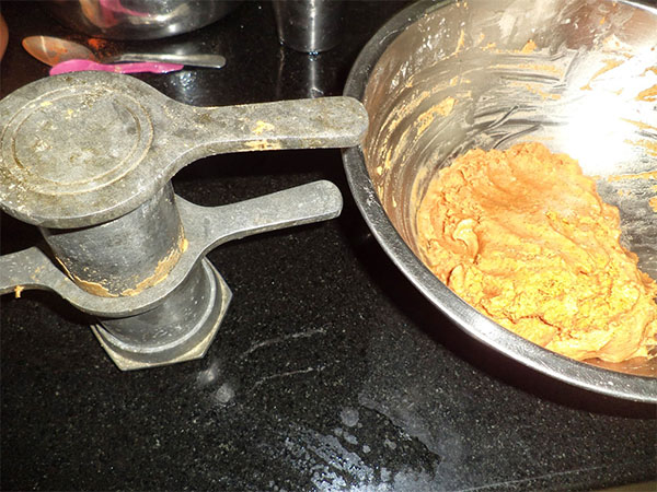 Ribbon Pakoda Recipe