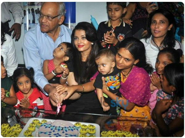 குழந்தைகளுடன் ஐஸ் குழந்தைகளுடன் ஐஸ்