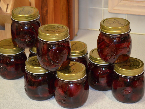 டப்பாவில் அடைத்த உணவுகள்