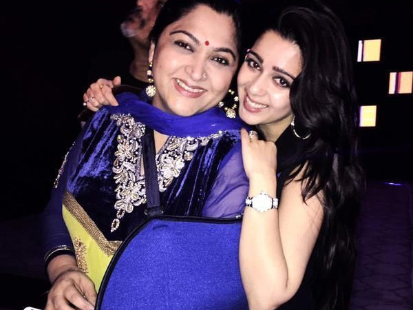 சார்மி மற்றம் குஷ்பு