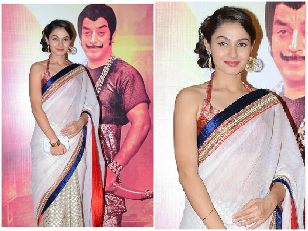 வெள்ளை நிற புடவையில் ஆன்ட்ரியா