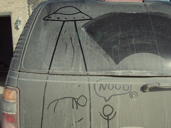 அசுத்தமான கார் அசுத்தமான கார்