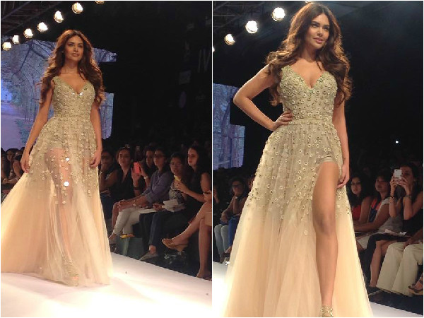 செக்ஸி போஸ்