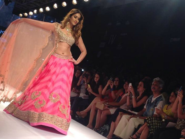 ஷோஸ்டாப்பர் இலியானா