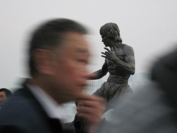 புயல் போன்ற அசைவுகள் புயல் போன்ற அசைவுகள்