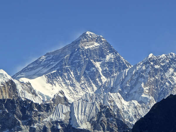 சிகரத்தில் புகழ்மிக்க இரு மனிதர்கள்