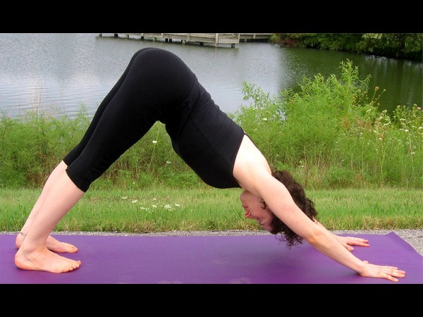 அதோமுக ஸ்வானாசனம்