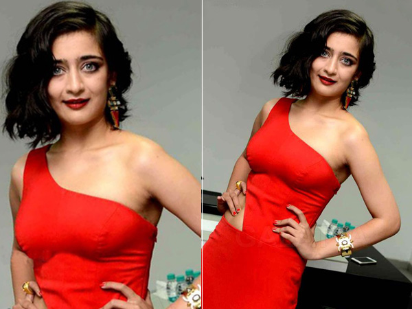 அக்ஷராவின் ஆபரணங்கள்