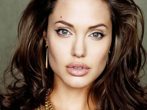 ஏஞ்சலினா ஜூலி 