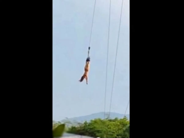  பல முறை நிரவாணமாக விளையாடியுள்ளார் 