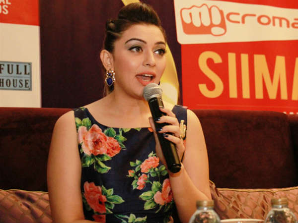 மேக்கப் மற்றும் ஹேர் ஸ்டைல் மேக்கப் மற்றும் ஹேர் ஸ்டைல்