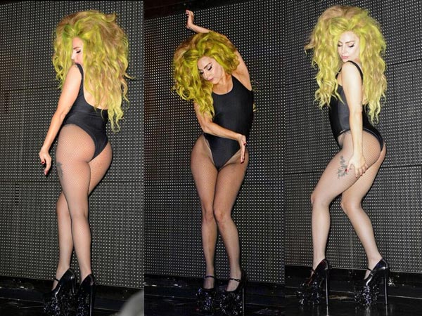 கருப்பு நிற ஸ்விம்சூட் கருப்பு நிற ஸ்விம்சூட்