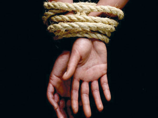 பெண்ணை கடத்துதல்