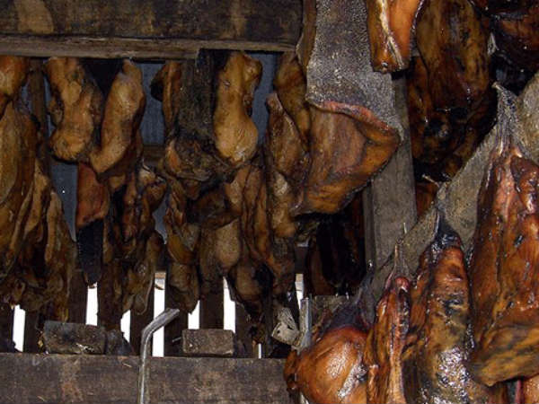 ஹக்ர்ல் (Hakarl) - ஐஸ்லாந்து ஹக்ர்ல் (Hakarl) - ஐஸ்லாந்து