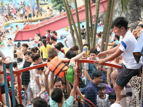 கட்டுப்படுத்த முடியாத கூட்டம் 