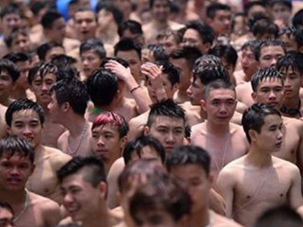 காப்பாற்ற ஆளில்லை 