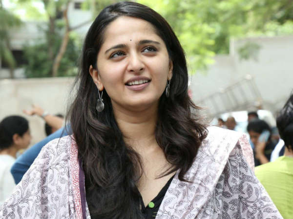 மேக்கப் இல்லாமல்