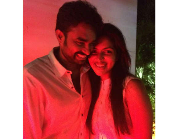 உங்களை மட்டுமே பார்த்துக் கொள்கிறீர்கள்