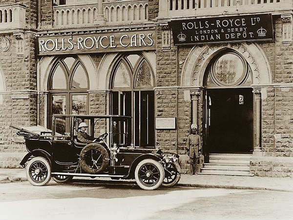 குப்பை அள்ள ரோல்ஸ் ராய்ஸ் பயன்படுத்திய ராஜா ஜெய் சிங் அல்வார் 