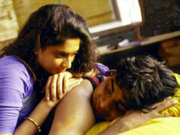  பல் துலக்கிக் கொண்டே பேசுவது 