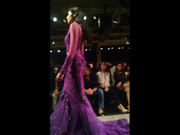 ஊதா நிற கவுன்