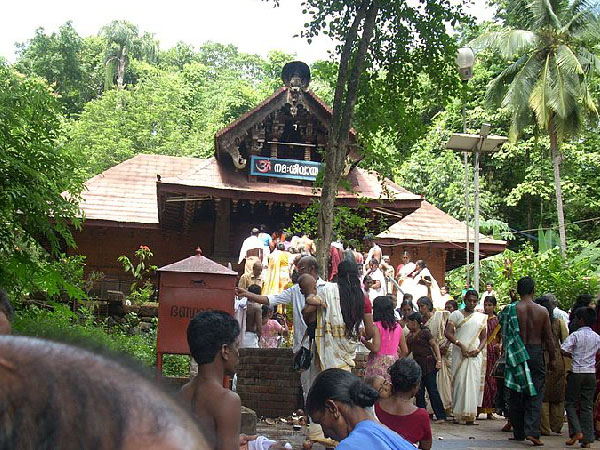 இக்கரே கோவில்