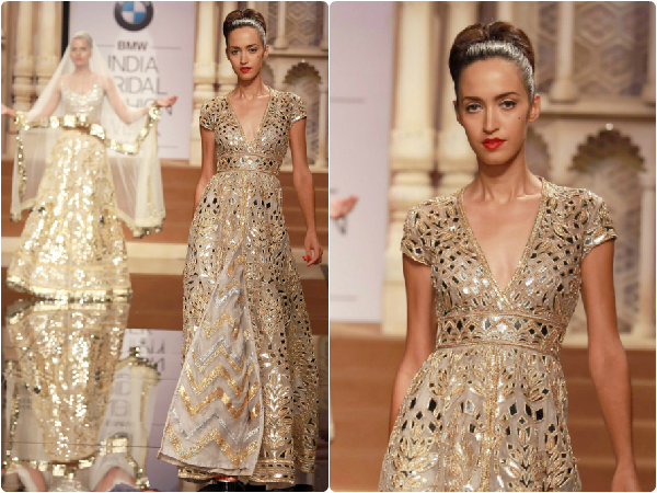 சில்வர் நிற மின்னும் கவுன்