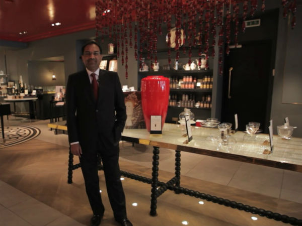 மும்பையை சேர்ந்த தொழிலதிபர் மும்பையை சேர்ந்த தொழிலதிபர்