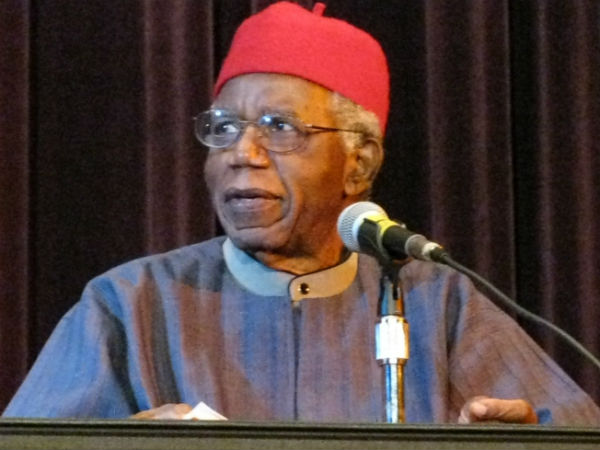 சின்னுவா அசெபே (Chinua Achebe) 