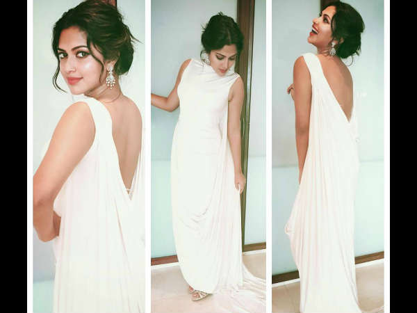 பேக்லெஸ் கவுன் பேக்லெஸ் கவுன்