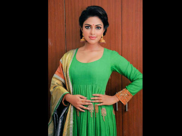 பச்சை நிற அனார்கலி பச்சை நிற அனார்கலி