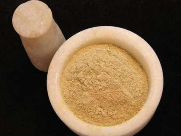 குங்குமப்பூ மற்றும் சந்தனப் பொடி