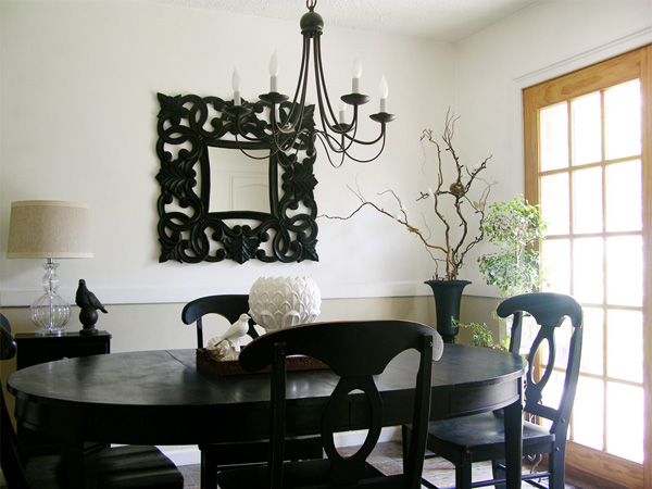 டைனிங் ரூமில் கலைநயமிக்க கண்ணாடி