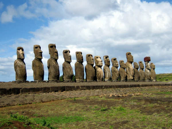 ஈஸ்டர் தீவு தலைகள் (Easter Island Heads) 
