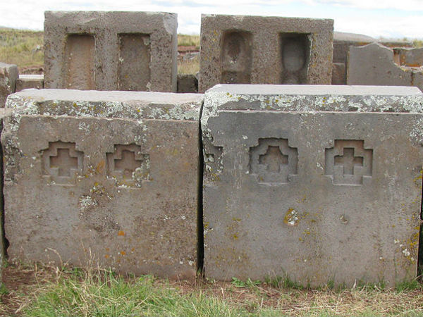 பூமா புன்கு (Puma Punku) 