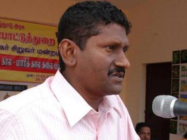 ஐ.ஏ.எஸ் அதிகாரிகளை அதிர வைத்தார் 