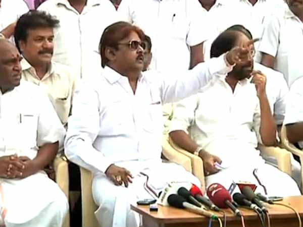 தூக்கி அடிச்சுருவேன் பாத்துக்க 