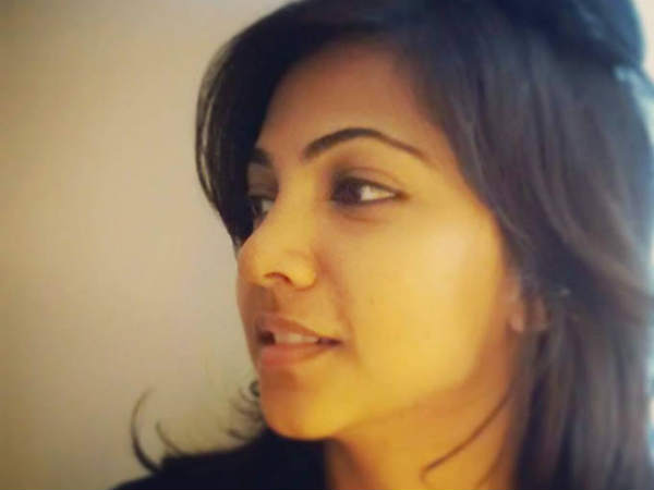 பாடகி டூ நடிகை 