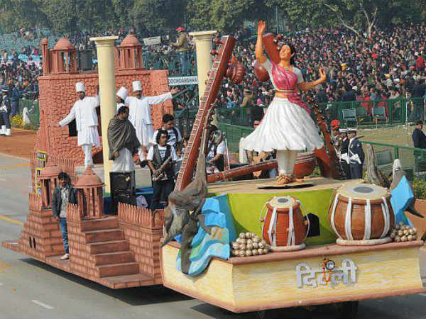 சிறந்த வண்ணமிகு அலங்கார ஊர்திகள்