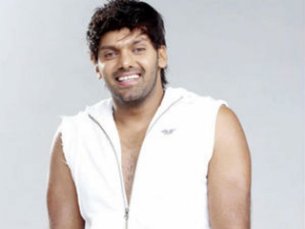 பல்லை காட்டுவது 