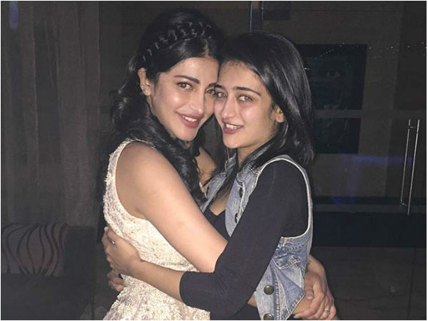 அக்ஷராவுடன் ஸ்ருதி அக்ஷராவுடன் ஸ்ருதி